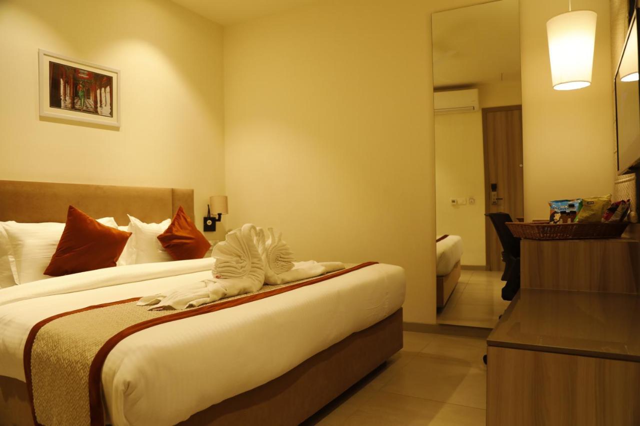 Hotel The Royal Vista Bénarès Extérieur photo