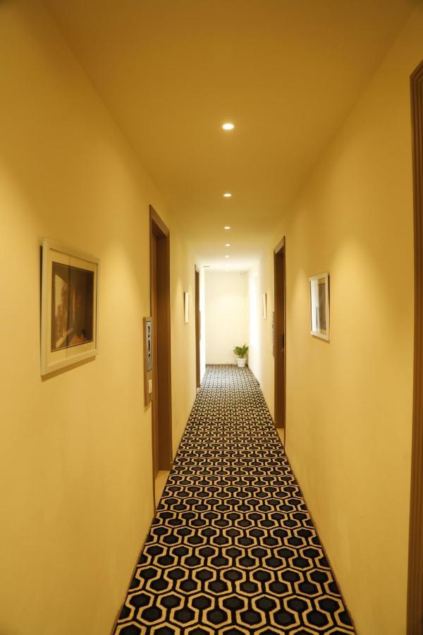 Hotel The Royal Vista Bénarès Extérieur photo