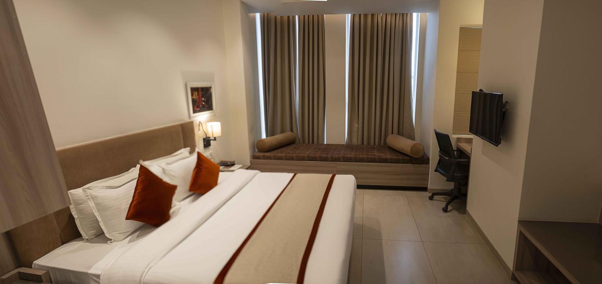 Hotel The Royal Vista Bénarès Extérieur photo