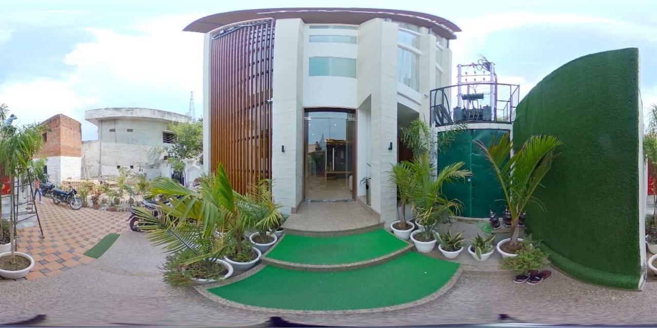 Hotel The Royal Vista Bénarès Extérieur photo